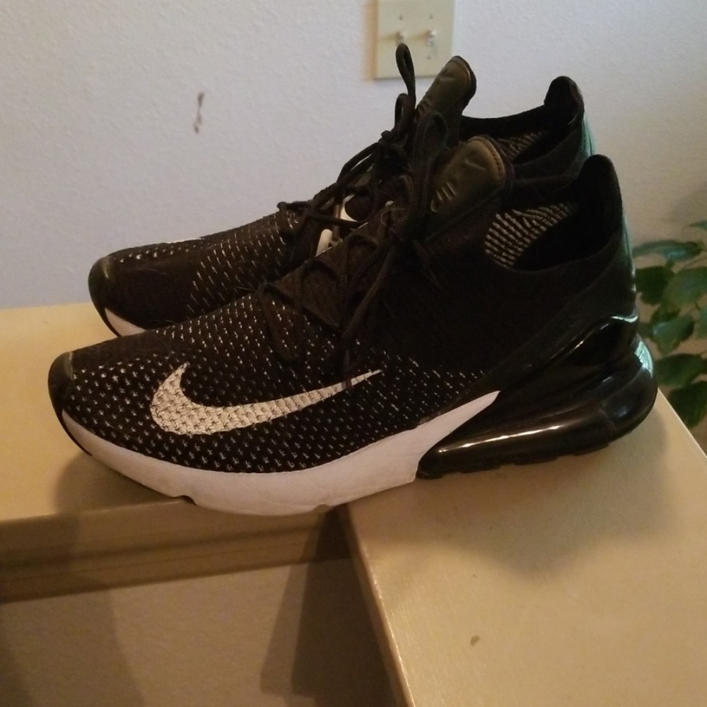 Nike Air Max 270